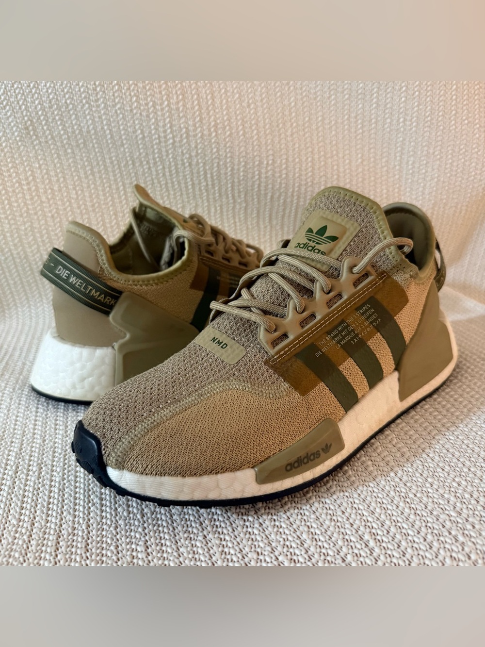 Adidas NMD_R1 V2 Beige Tone Focus Olive GY1398 Men’s Size 6.5 Boost Sneakers